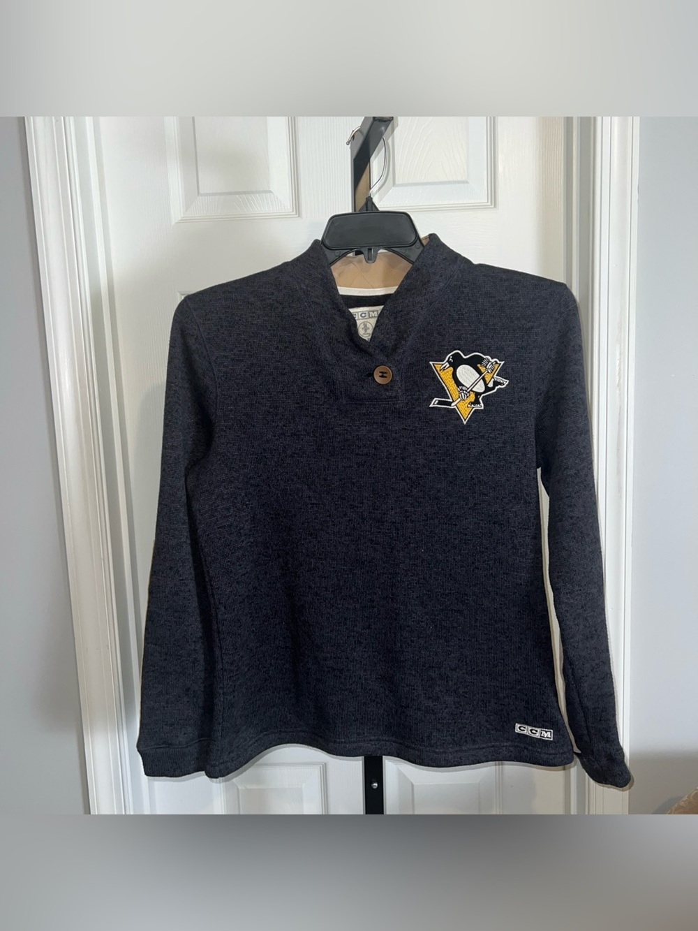 RETRO PITTSBURGH PENGUINS SWEATER SHAWL CCM Women's SWEATSHIRT Size Medium